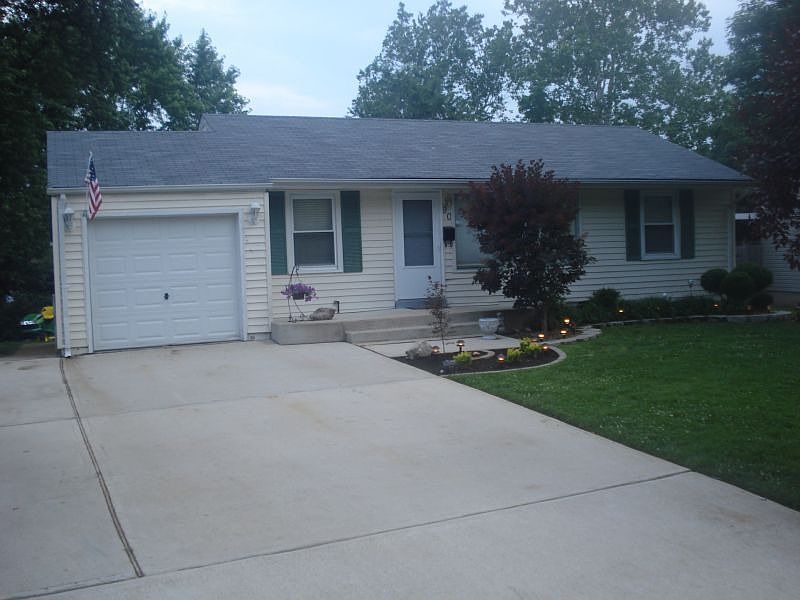 1st image of 90 Saint Nicholas Ln