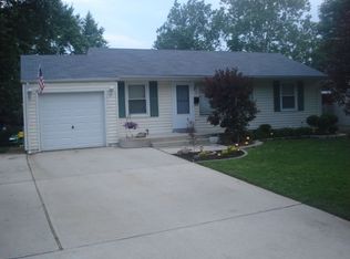 90 Saint Nicholas Ln, Florissant, MO 63031