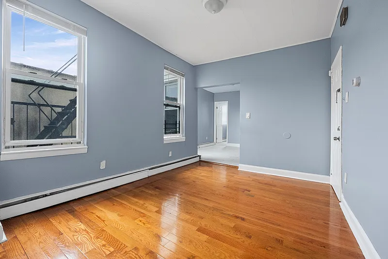 46 E 14th St #3F