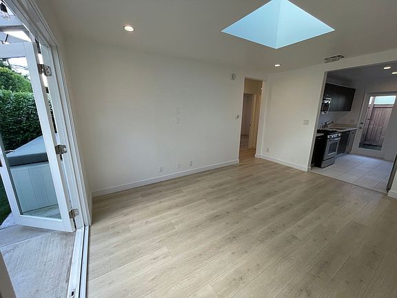 4th image of 2032 Ocean Park Blvd #2032