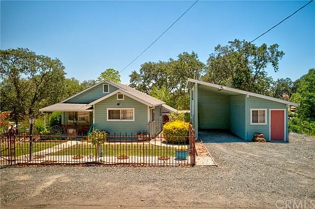 515 3rd St photo 1