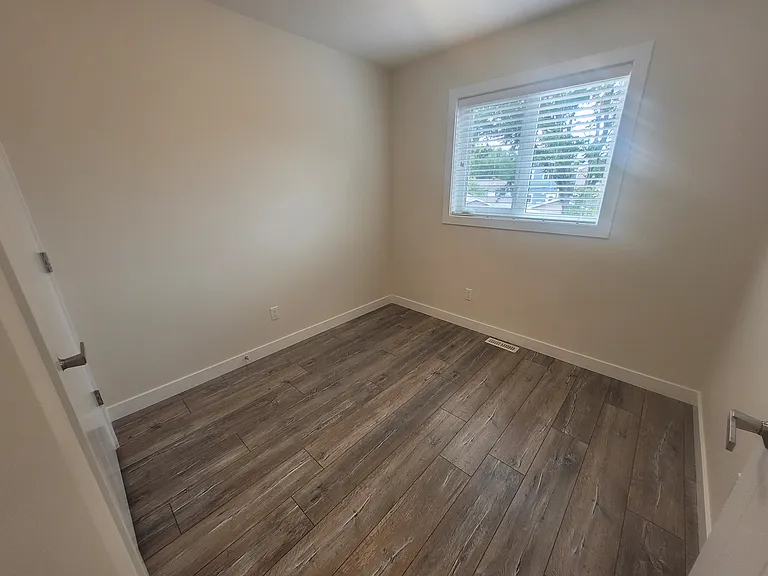 1616 B Alexandra Ave — Photo 10