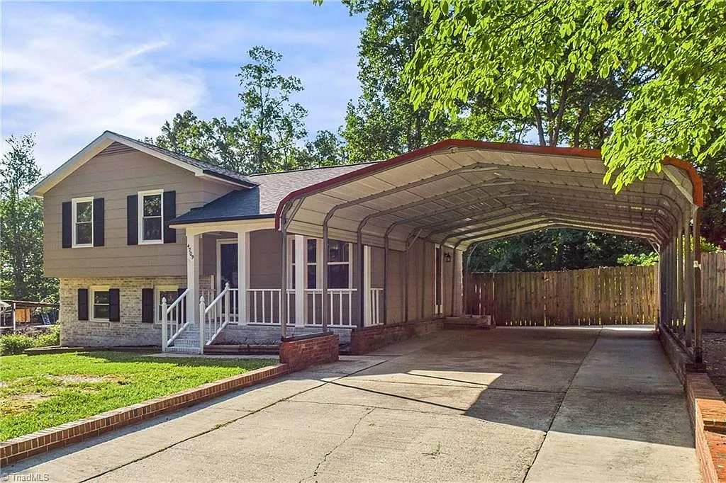 3 bed, 1496 sqft, $2,500 — Photo 2