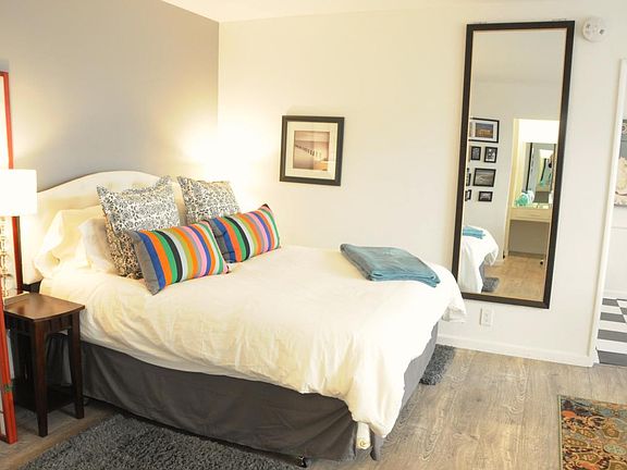 3rd image of 1005 N Sweetzer Ave APT 5