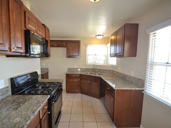3rd image of 13120 S Saint Andrews Pl