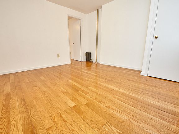 3rd image of 136 Eldridge St #3D