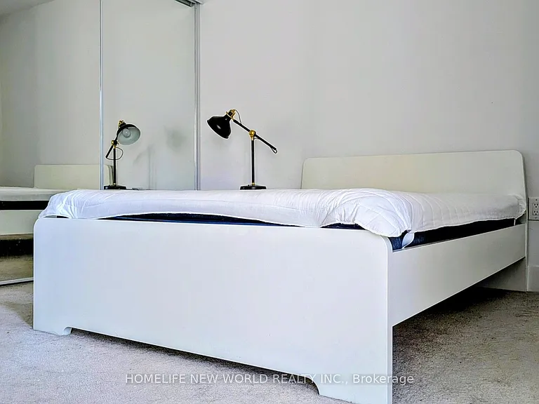 955 Bay St #808 — Photo 7