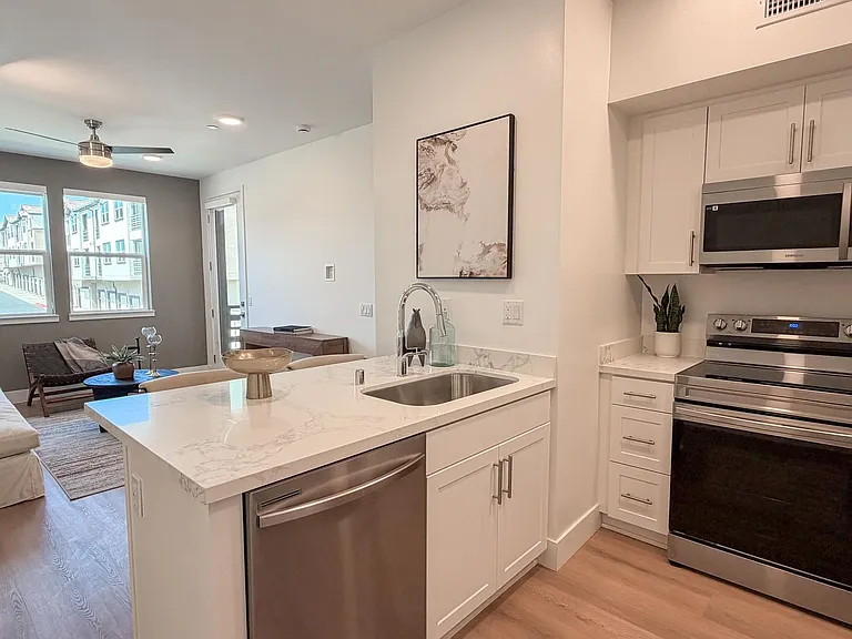 BRAND-NEW Euclid Apartments | National City — Photo 21