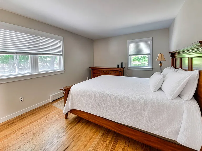 33 Richardson Ave — Photo 11