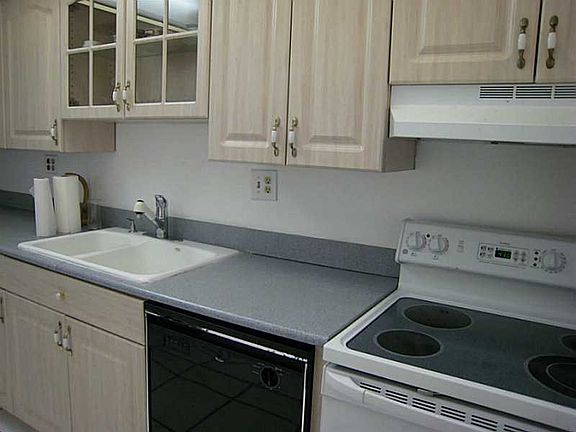 2nd image of 18041 Biscayne Blvd #19024