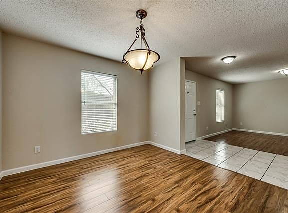 4th image of 1425 Bumble Bee Dr