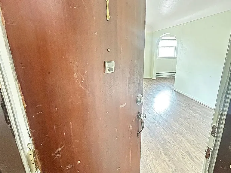 3124 Colby Ave — Photo 4