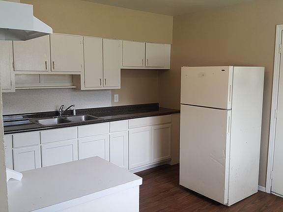 4th image of 1309 Elsa Jane St