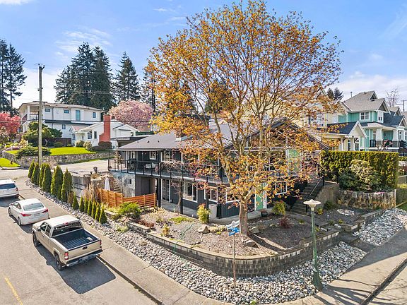 3rd image of 822 Burnaby St