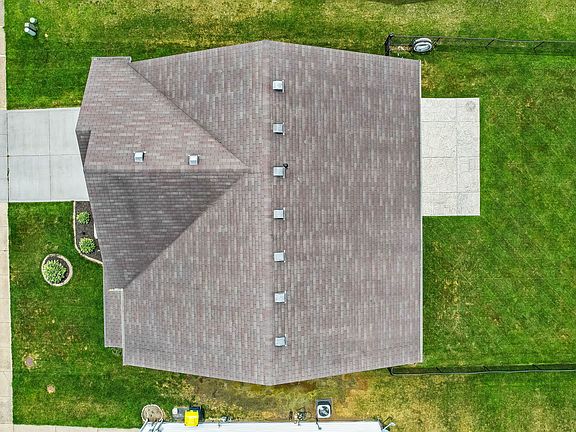 5th image of 5426 Grassy Bank Dr