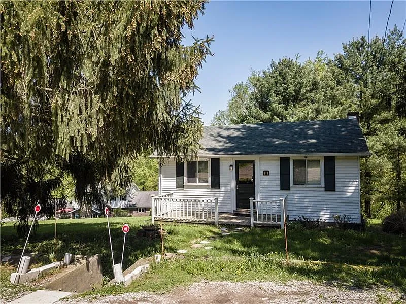 111 Mission Ln photo 1