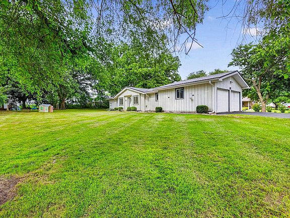 3rd image of 2730 Westchester Cir