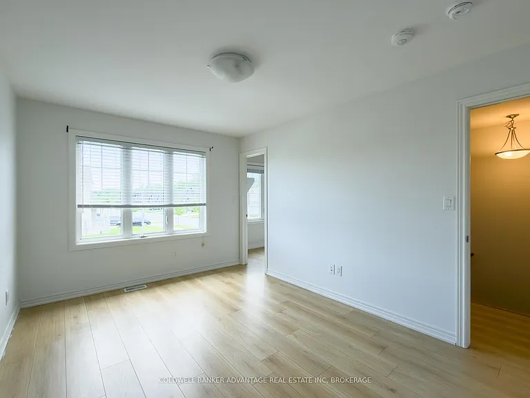218 Heron St — Photo 13