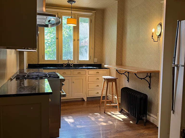 400 Edgewood Dr — Photo 8