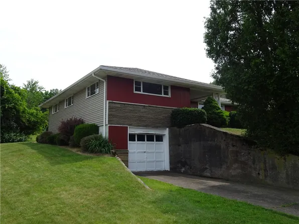 217 Orchard Hill Dr, Mount Pleasant, PA 15666