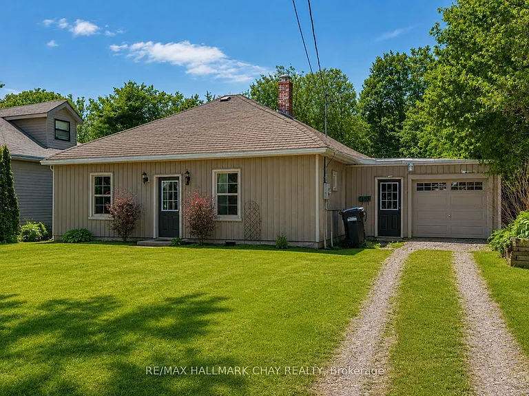 330 Shanty Bay Rd — Photo 1