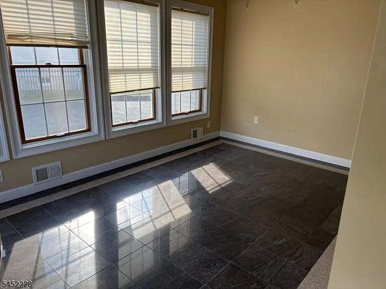 17 Aaron Ct — Photo 12