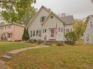 211 Douglass Ave, Waukesha, WI 53186