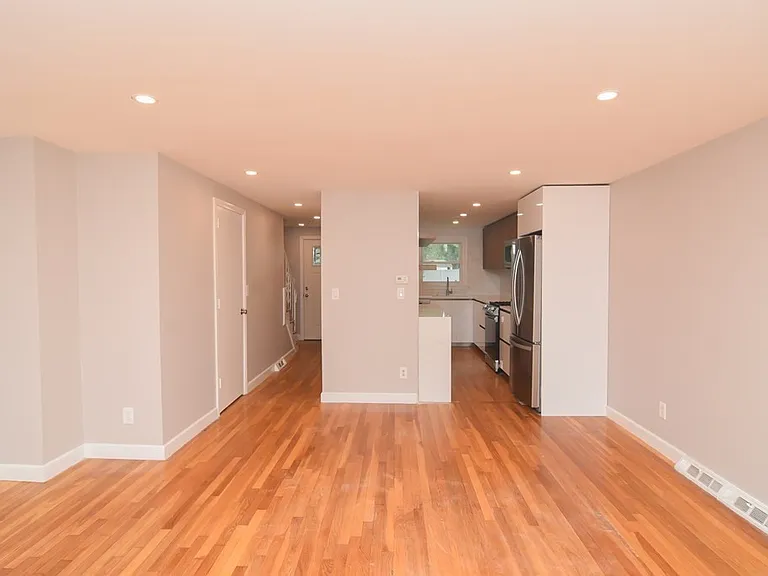 37-49 Arcadia Ave #45 — Photo 31