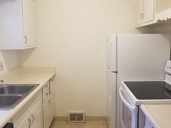 4th image of 128 Whitehills Dr APT 2