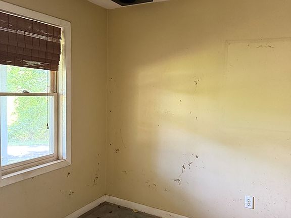 5th image of 1634 Crisp Rd