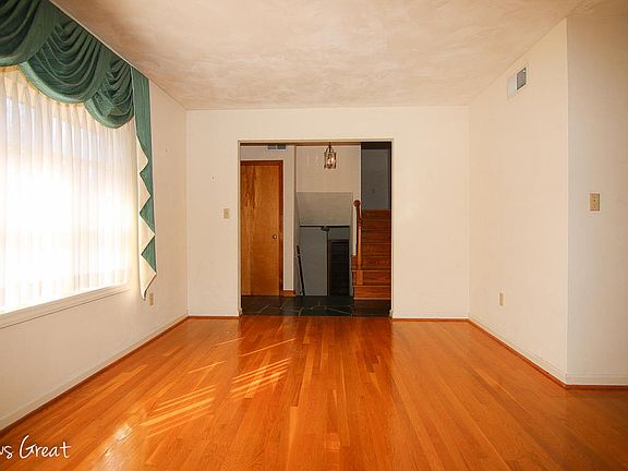 5th image of 18 Benbrook Cir NE