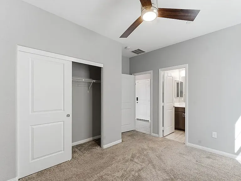 2599 Tolmezzo St — Photo 21
