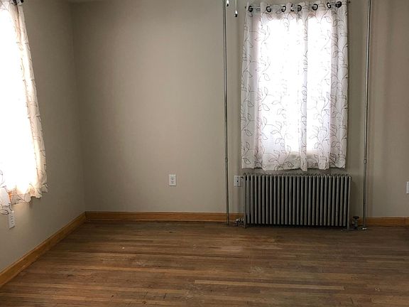 4th image of 49 Linden St #A