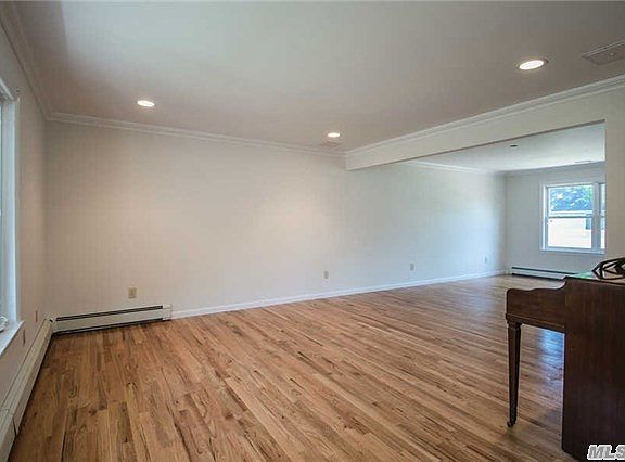 4th image of 147 Jerusalem Ave