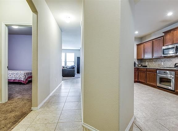 5th image of 413 Riverstone Way