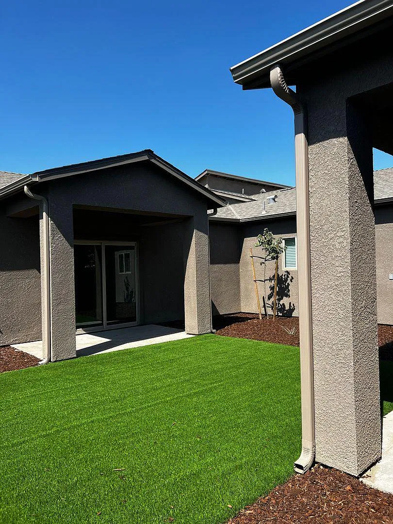 2 bed, 1000 sqft, $1,925 — Photo 3