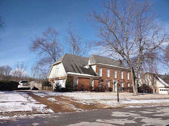 3rd image of 2801 Morning Woods Dr