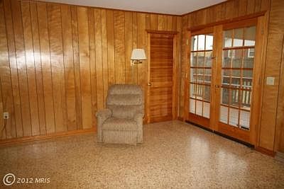 5th image of 222 Village Dr