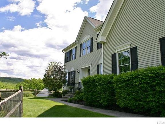 3rd image of 11 Spruce Dr
