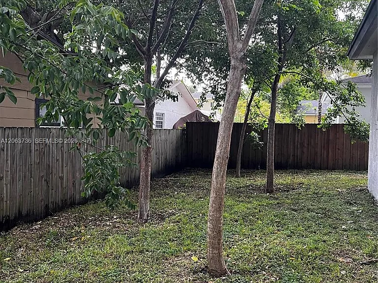 6301 NW 1st Pl — Photo 12