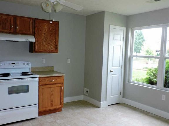 4th image of 243 Hennepin Dr