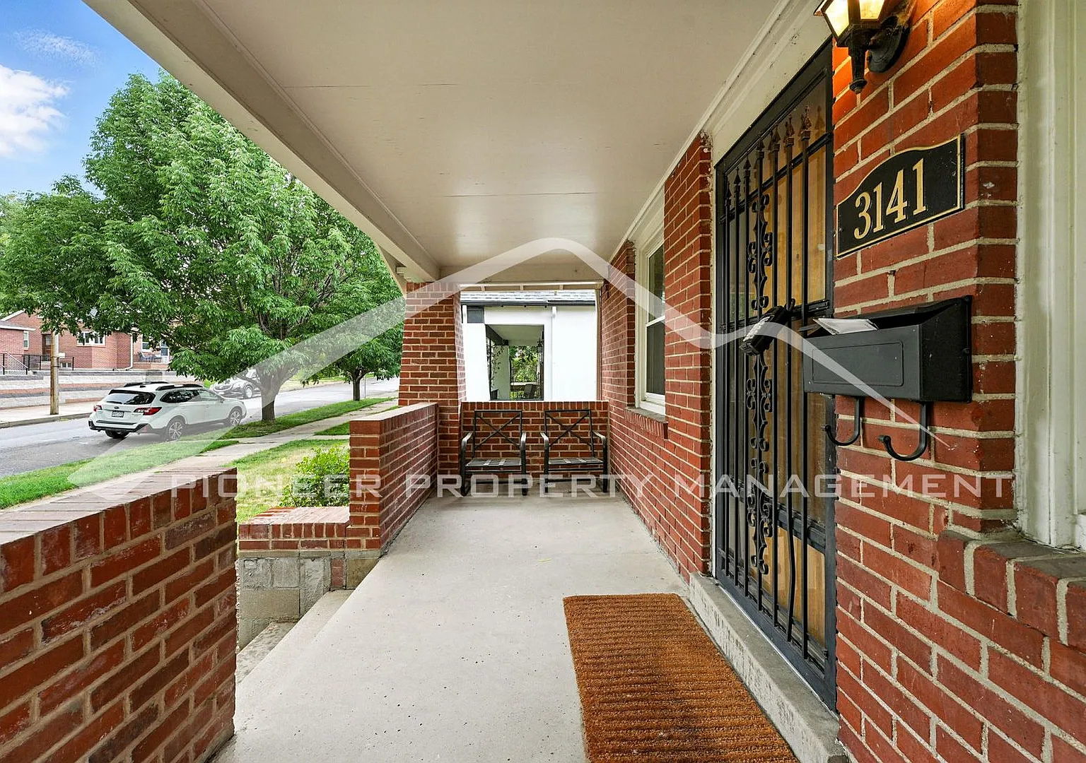 Spacious Home with Washer/Dryer and 2-Car Garage — Photo 2