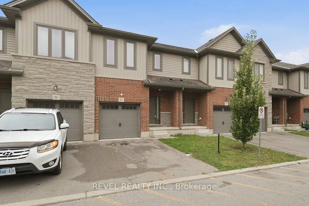 3 bed, $2,400 — Photo 2