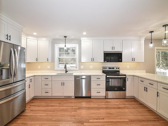 5th image of 19 Mammoth Road