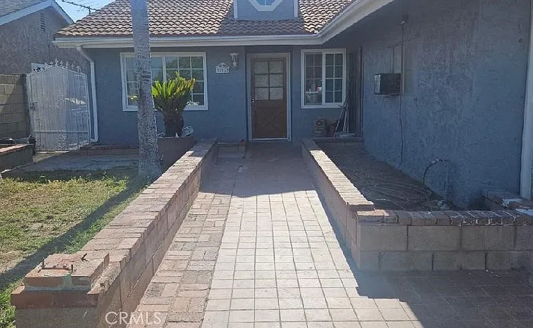 12123 Laurel Ave — Photo 3
