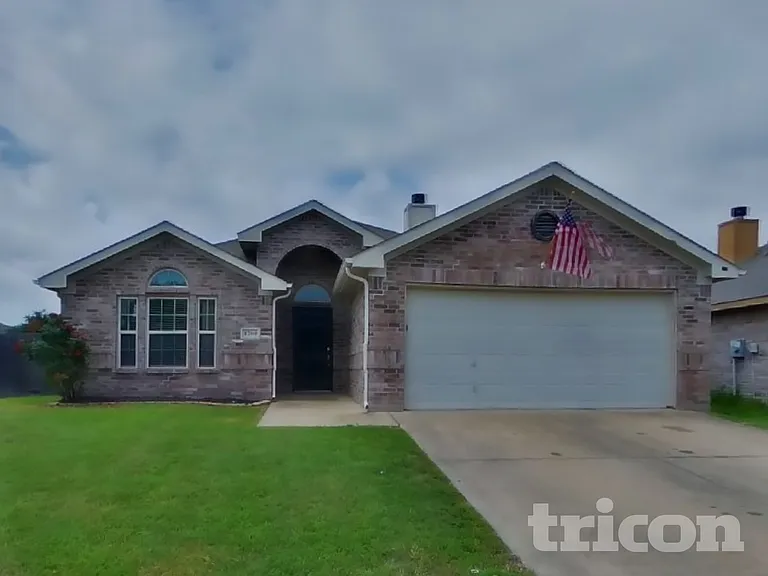 4200 Agate Dr — Photo 2