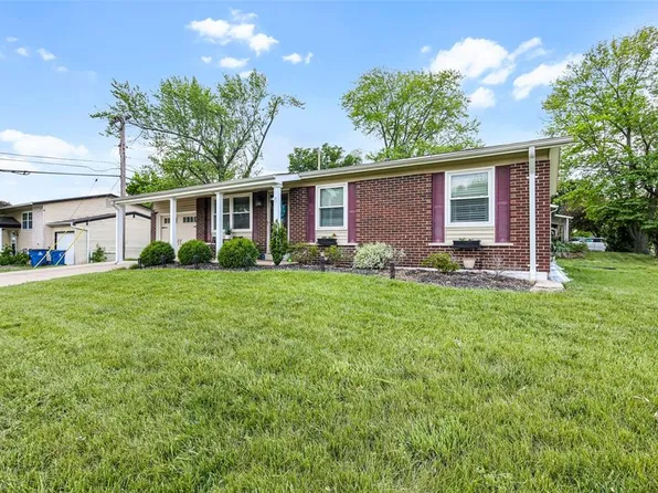 2291 McKelvey Rd, Maryland Heights, MO 63043