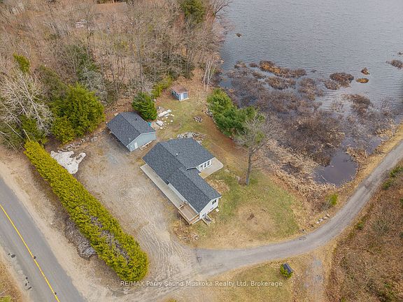 3rd image of 92 Blue Lake Rd