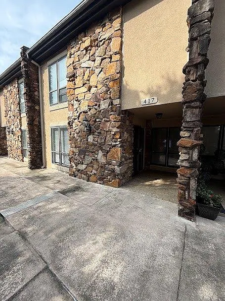 2 bed, 1.5 bath, 1873 sqft, $1,350 — Photo 2