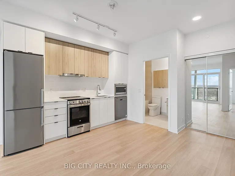 50 Upper Mall Way #2606 — Photo 5